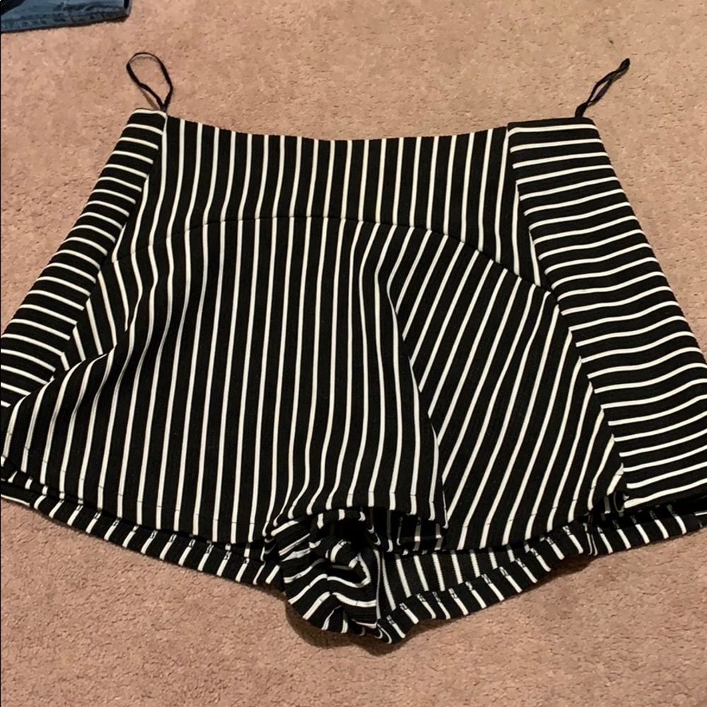 LF Stores skort